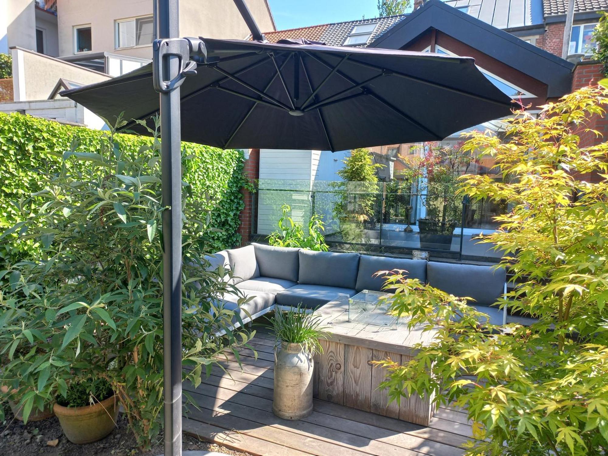 On-Ge-WoonAd Hasselt  Villa ภายนอก รูปภาพ
